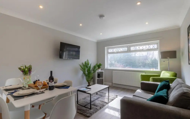 Altham Place-fully Refurbished 2-bath Bungalow