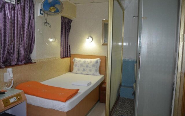 Everest Hostel