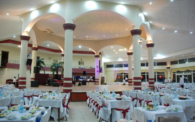 Nysa Hotel
