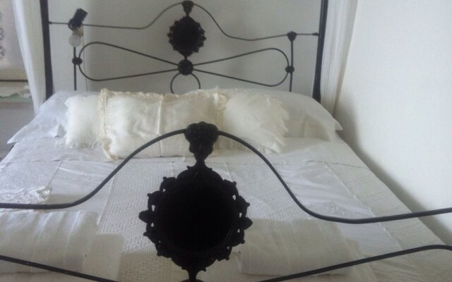 Persefonis view house