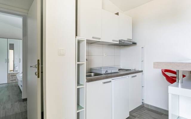 Alluring Holiday Home in Sumartin With Balcony
