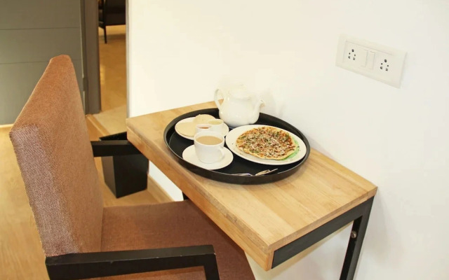 SVS Luxury Rooms by OYO Rooms
