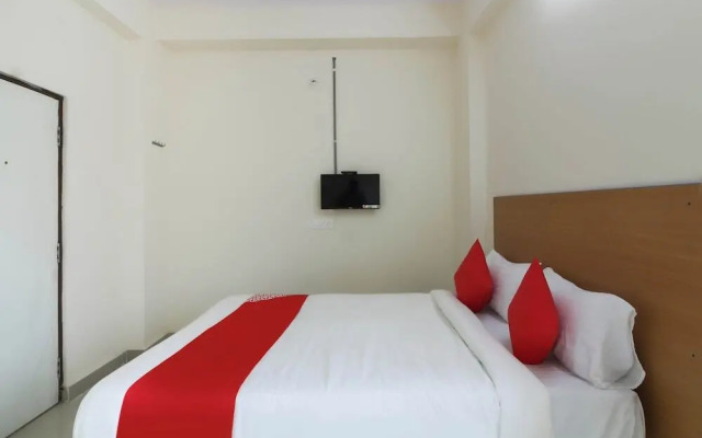 M & M Rooms by OYO Rooms