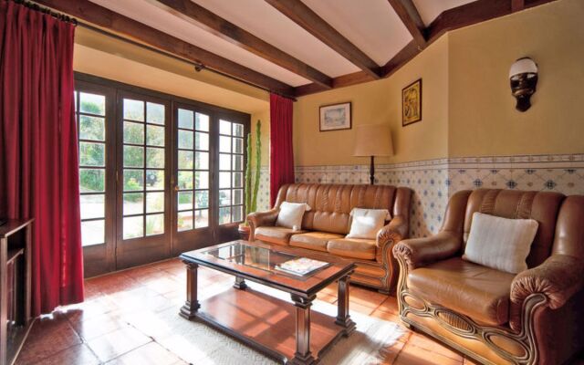 Oliveiras House (CLE150)