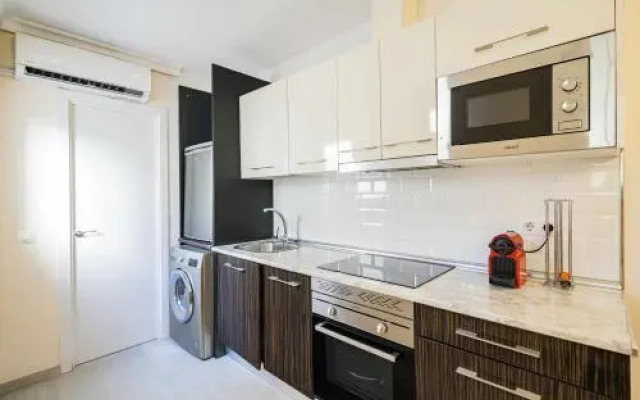 Cuidadosamente Decorado Apartamento Junto Al Metro