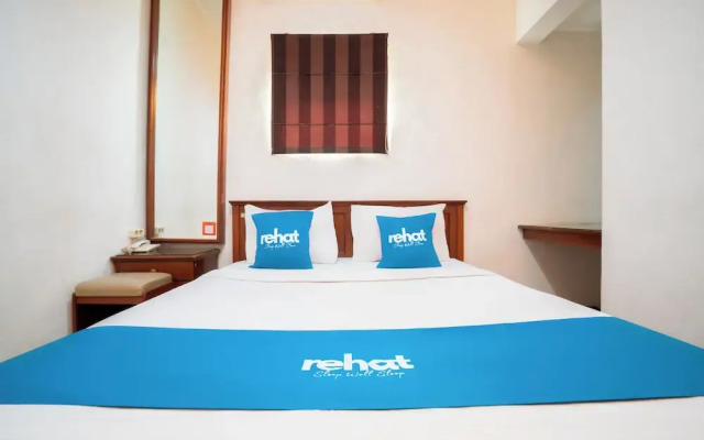 Rehat at Hotel 10 Buah Batu