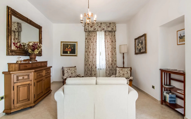 Beautiful holiday home in Montedinove with shared pool