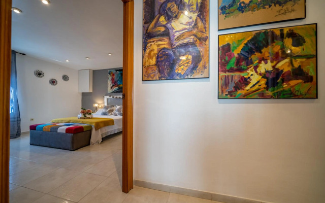 Villa Lux Gallery AC