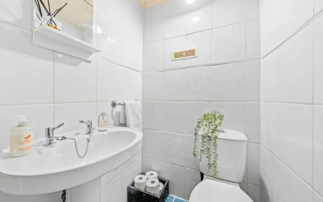 One Bedroom Apartment by Klass Living Serviced Accommodation Bellshill - Elmbank Street Apartment with WIFI  and Parking