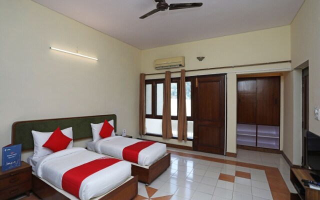 OYO 15791 Flagship Hotel Executive Hazratganj