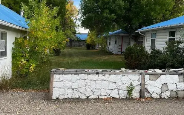 Bluebird Motel