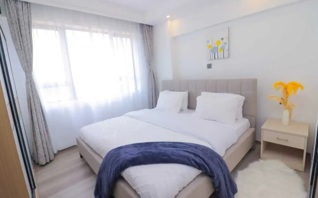 Lux Suites City Oasis Apartments