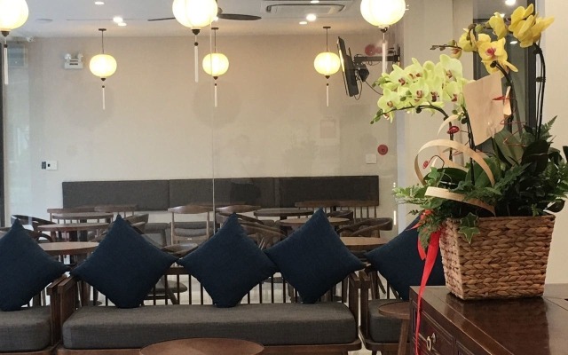 Backhome Hotel - Hostel