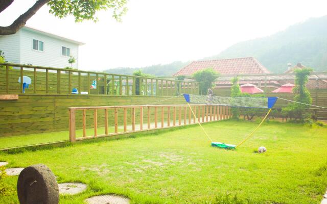 Gaypeong Smuff House Dokchae Pension