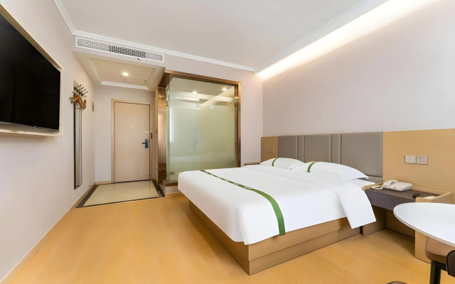 GreenTree Inn Qingdao Development District SDUST Express Hotel