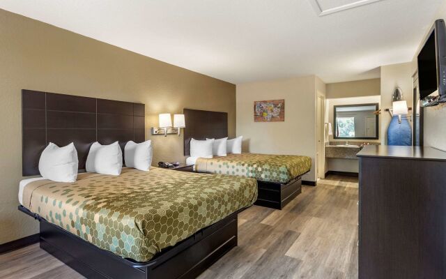 Econo Lodge Near SeaWorld