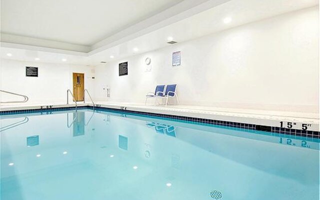 Holiday Inn Express & Suites Surrey by IHG