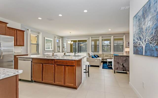 7 Bed 5 Ba Villa with Games, Pool & Spa