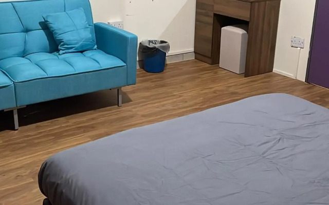 Step In Lodge - Hostel