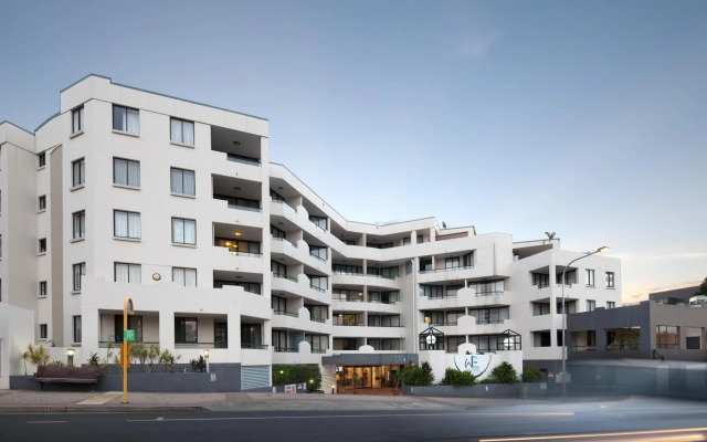 West End Central Apartments