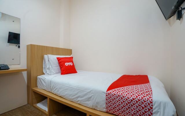 OYO 1574 U xpress Hotel