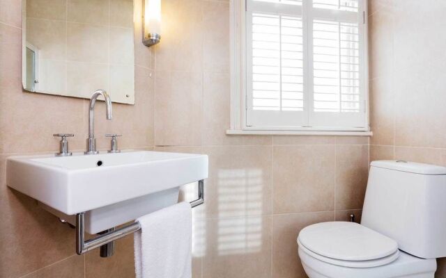 Veeve - Noble Richmond