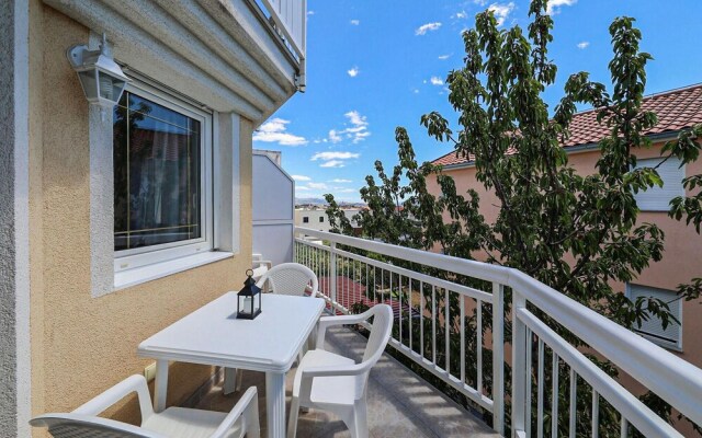 Amazing Apartment in Kastel Luksic With 1 Bedrooms and Wifi