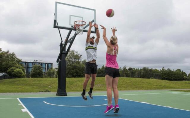 Commodore Airport Hotel