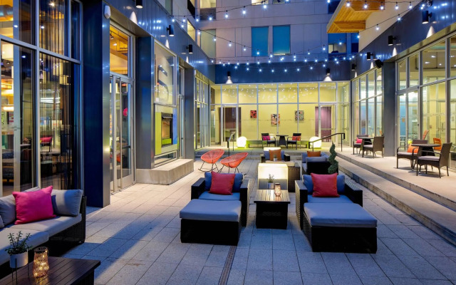 Aloft Green Bay
