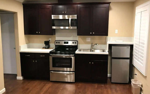 Berkshire Motor Hotel