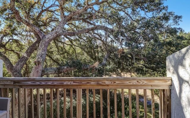 Dog Friendly Forest Ridge Condo Close to Beach by RedAwning
