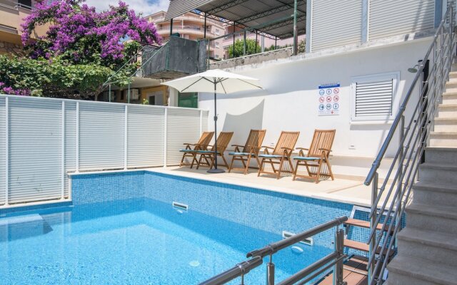 A3 90m2 apt W.shared Pool & Balcony,next to Beach