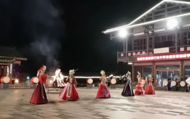 Deqi Miaozhai Guiyuan Tianju