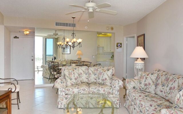Sunny Beachfront Condo With Pool and Sw-facing Balcony