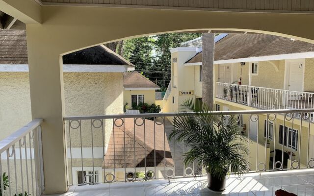 Relax In Jamaica - Enjoy 7 Miles Of White Sand Beach! 1 Bedroom Villa by Redawning