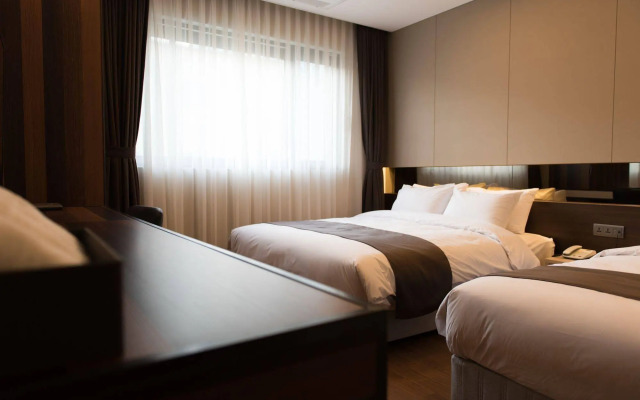 New Donghae Hotel