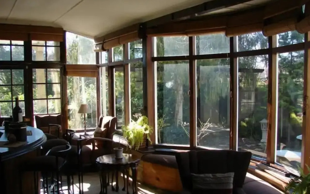 Shady Pines Guest House