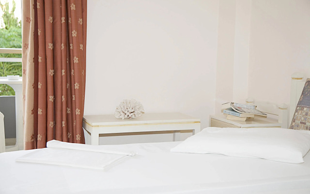 Theonia Hotel