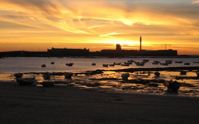 Apartamentos LOTO y LIZ by Cadiz4Rentals