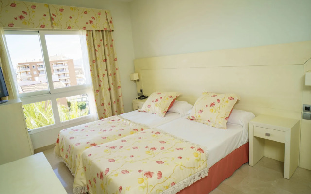 Senator Águilas Hotel