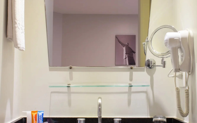 Rio Hotel by Bourbon Curitiba