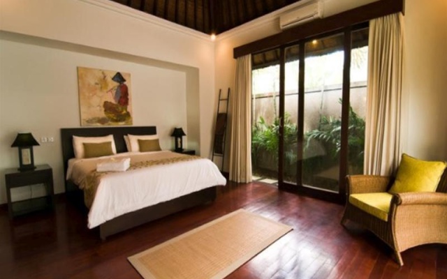 Villa Daksina – Guest Rooms – Kerobokan Kelod