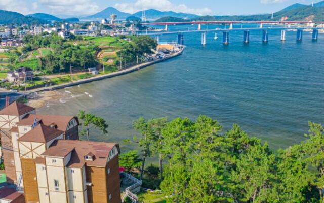 Tongyung pooncha maeul rosehill