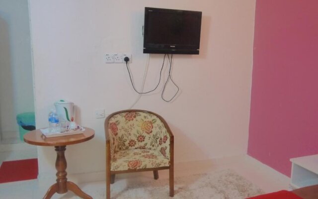 OYO 90010 Hotel Natalia Villa Inapan