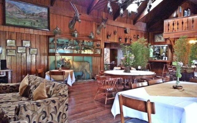 Log Cabin Hotel-Baguio