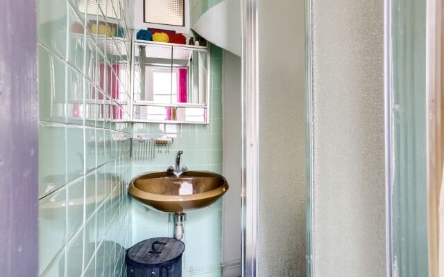 Grand prieuré apartment by Weekome