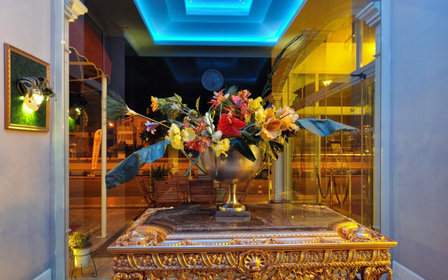 Grand Atakum Hotel