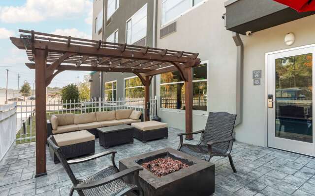 Best Western Plus Executive Residency Antioch Inn