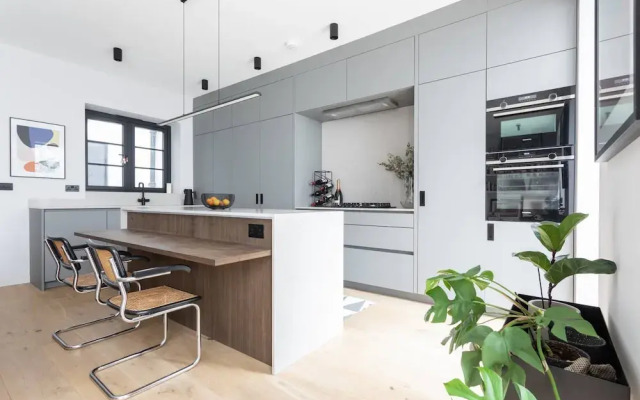 Redcliffe Square XII by Onefinestay