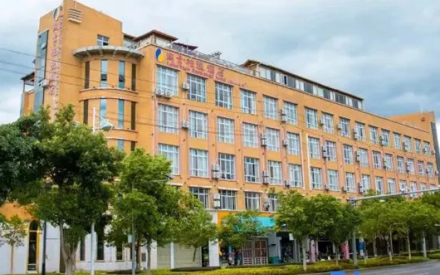 Mile Lake View Baiman Hotel (Wenquan Road Branch)
